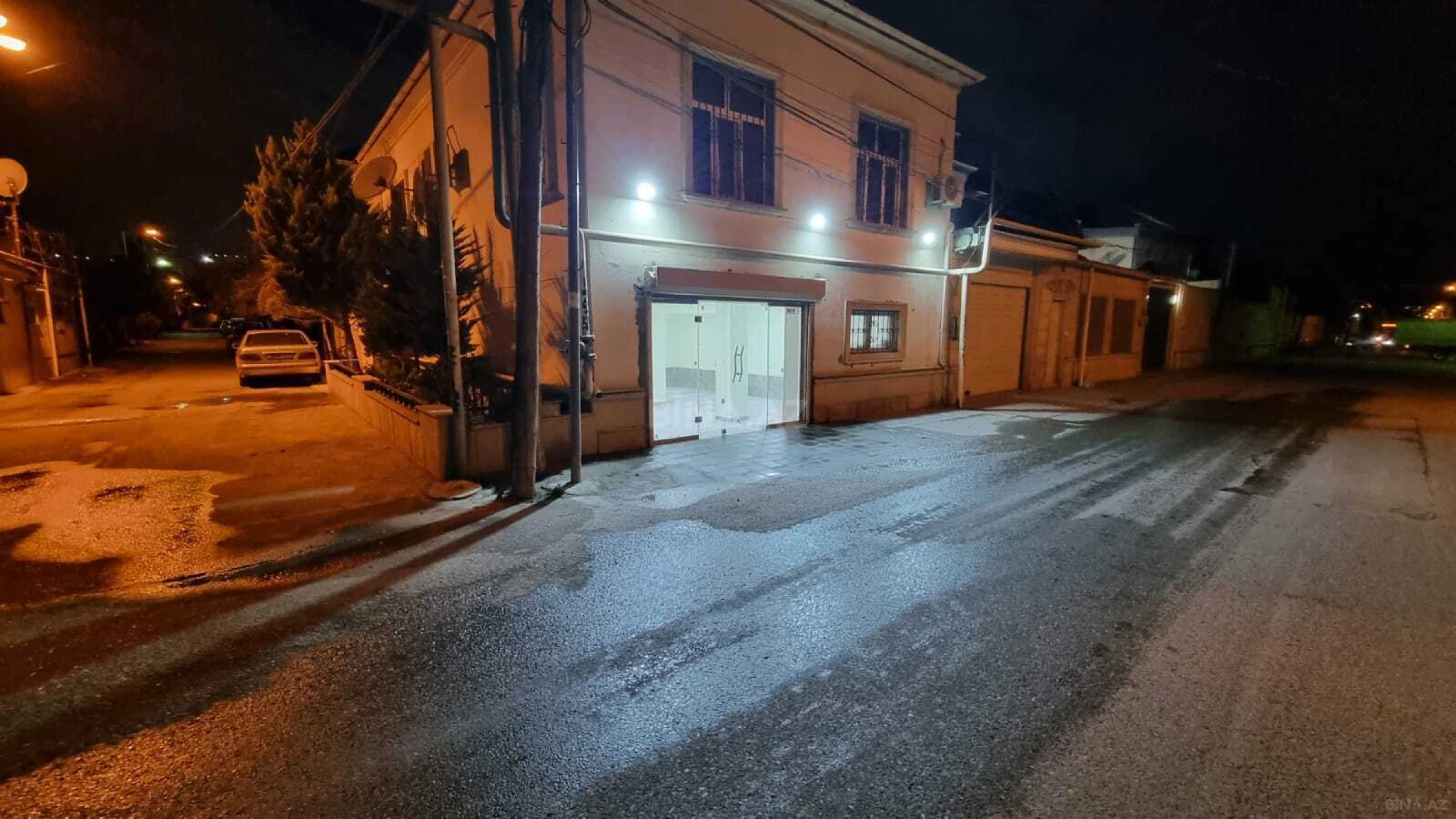 Satılır 4 otaqlı həyət evi 200 m²