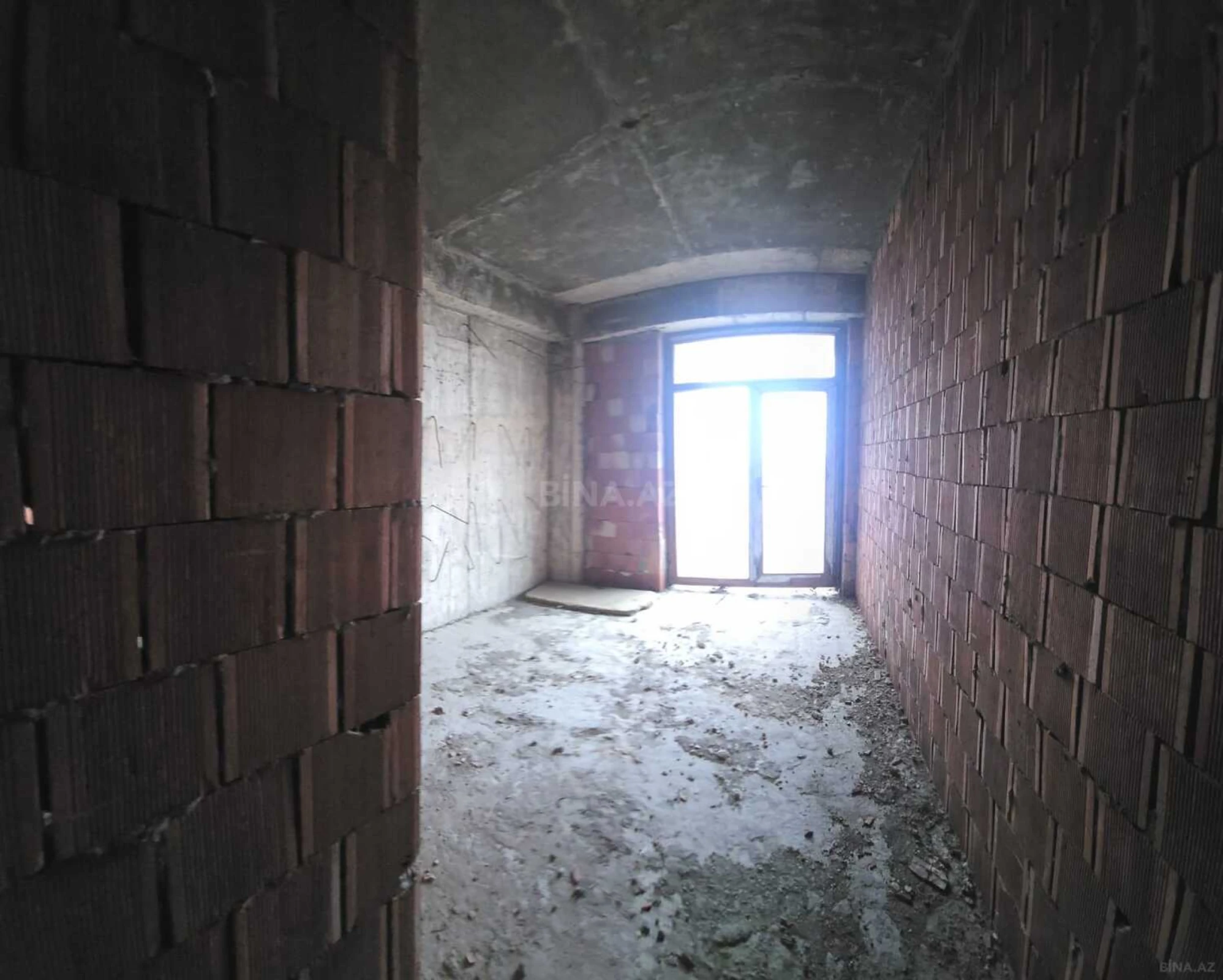 Satılır 3 otaqlı mənzil 137 m²