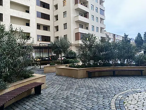 Satılır 3 otaqlı mənzil 137 m²