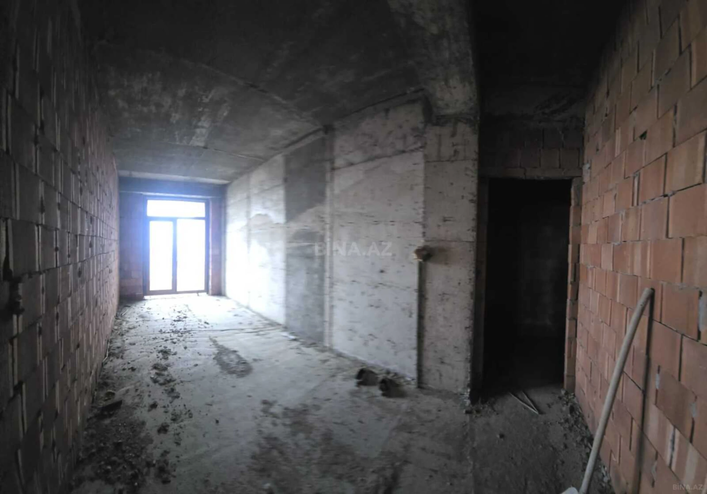 Satılır 3 otaqlı mənzil 137 m²