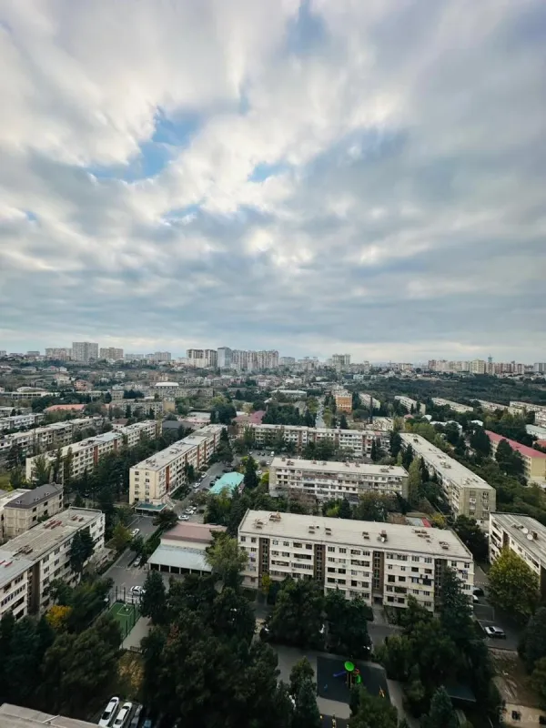 Satılır 3 otaqlı mənzil 137 m²