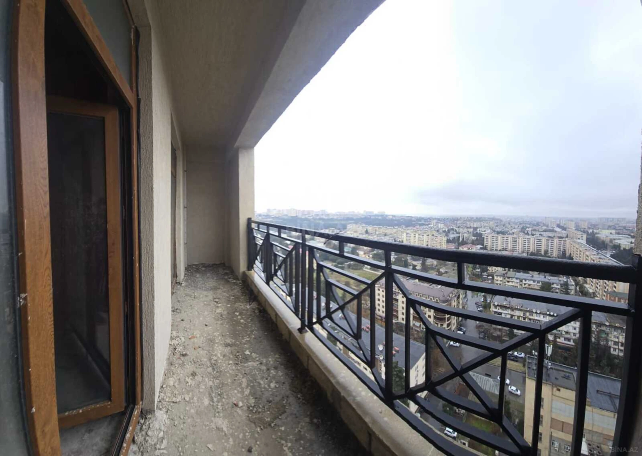Satılır 3 otaqlı mənzil 137 m²