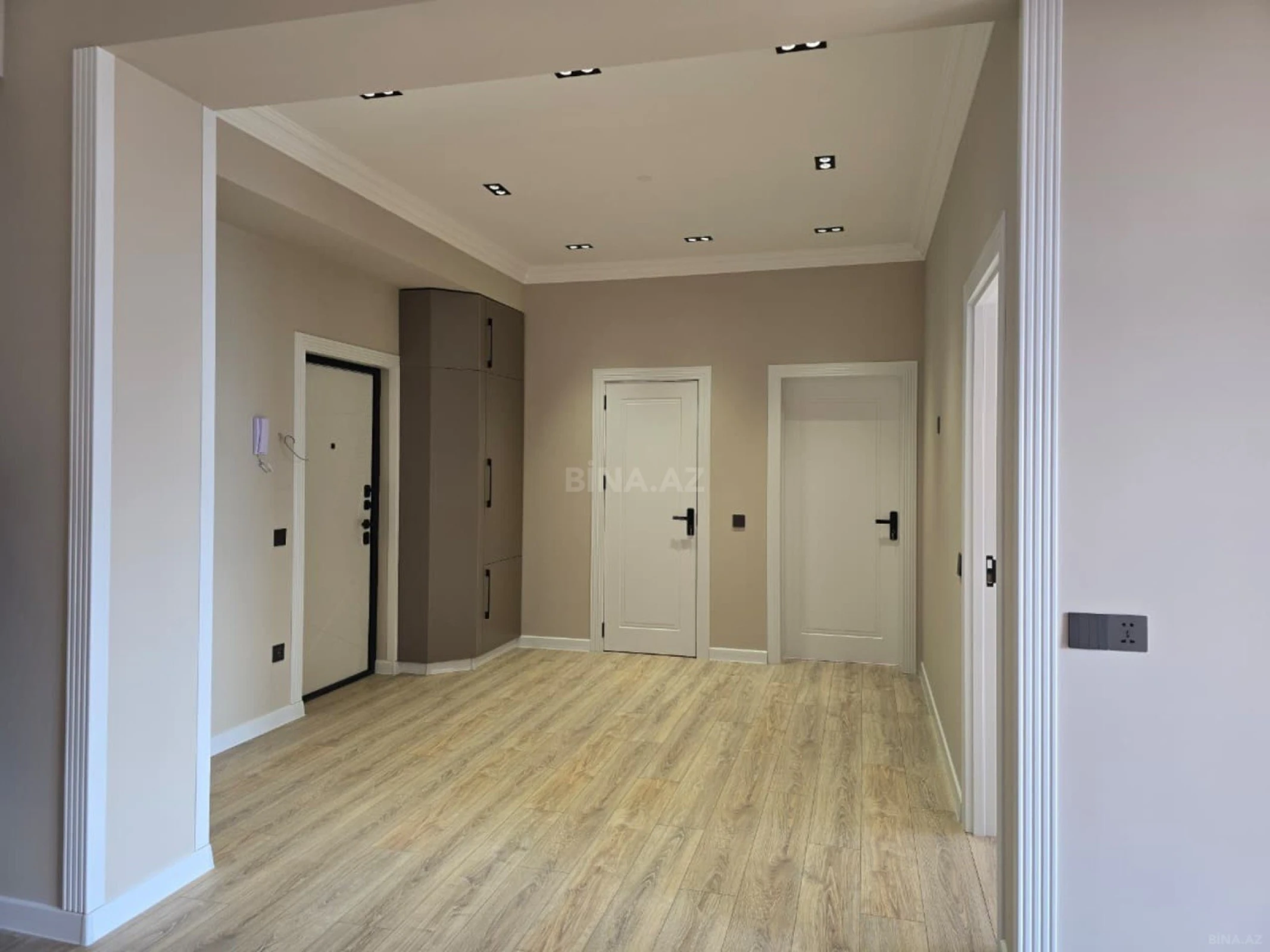 Kirayə verilir 2 otaqlı mənzil 90 m²