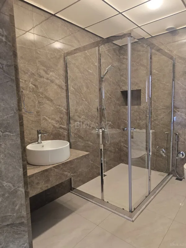Kirayə verilir 2 otaqlı mənzil 90 m²