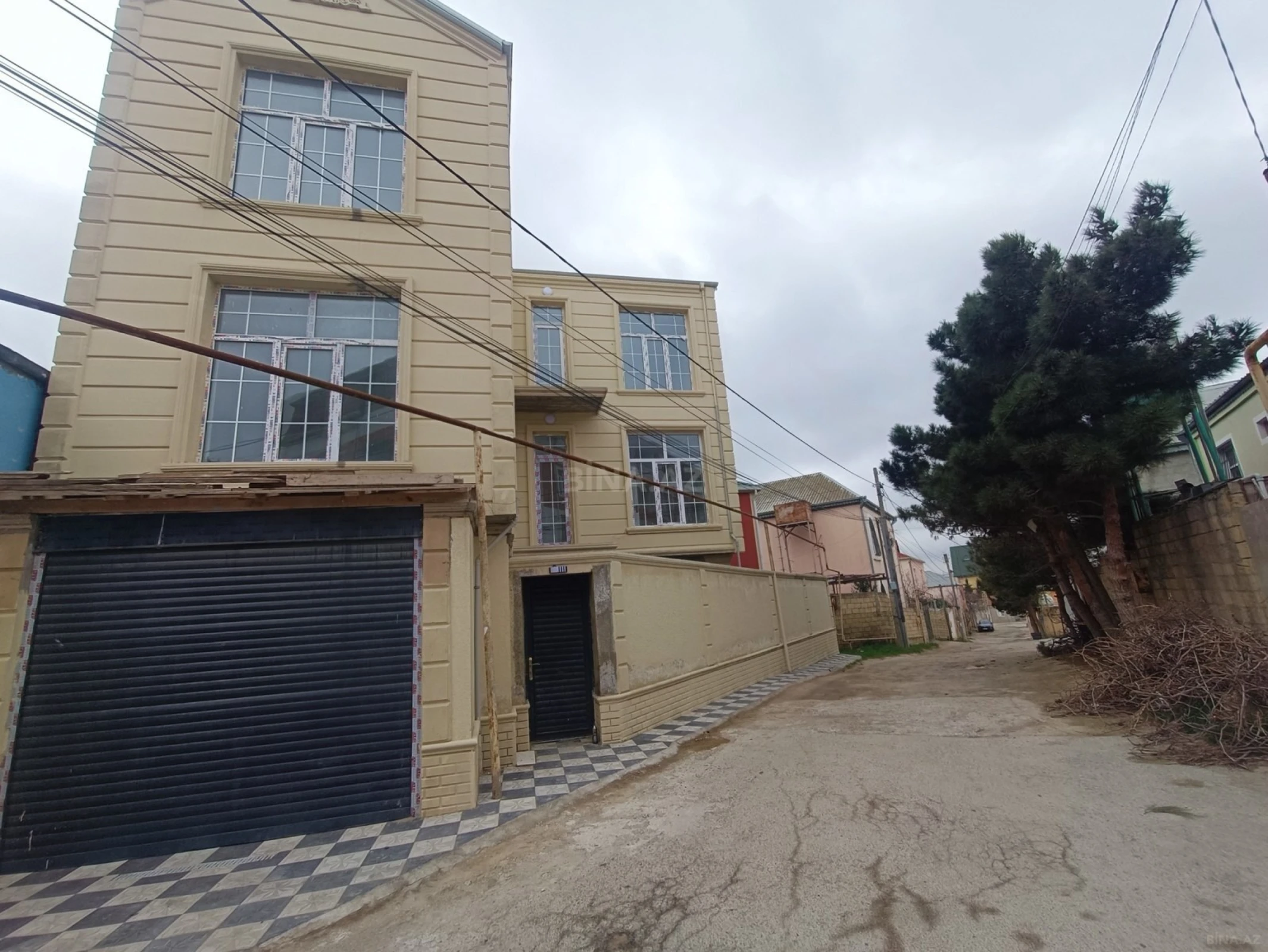 Satılır 5 otaqlı həyət evi 150 m²