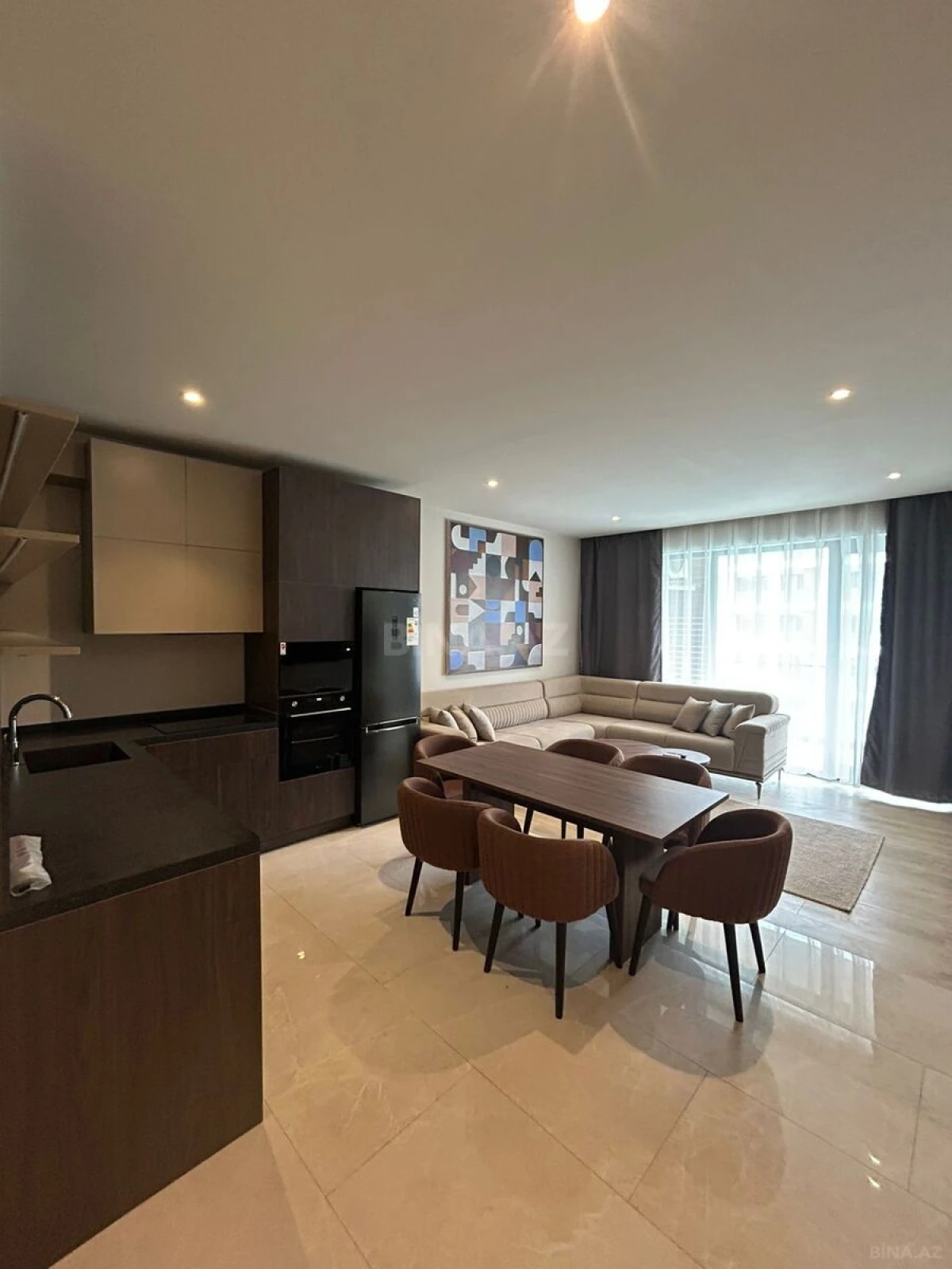 Kirayə verilir 2 otaqlı mənzil 95 m²