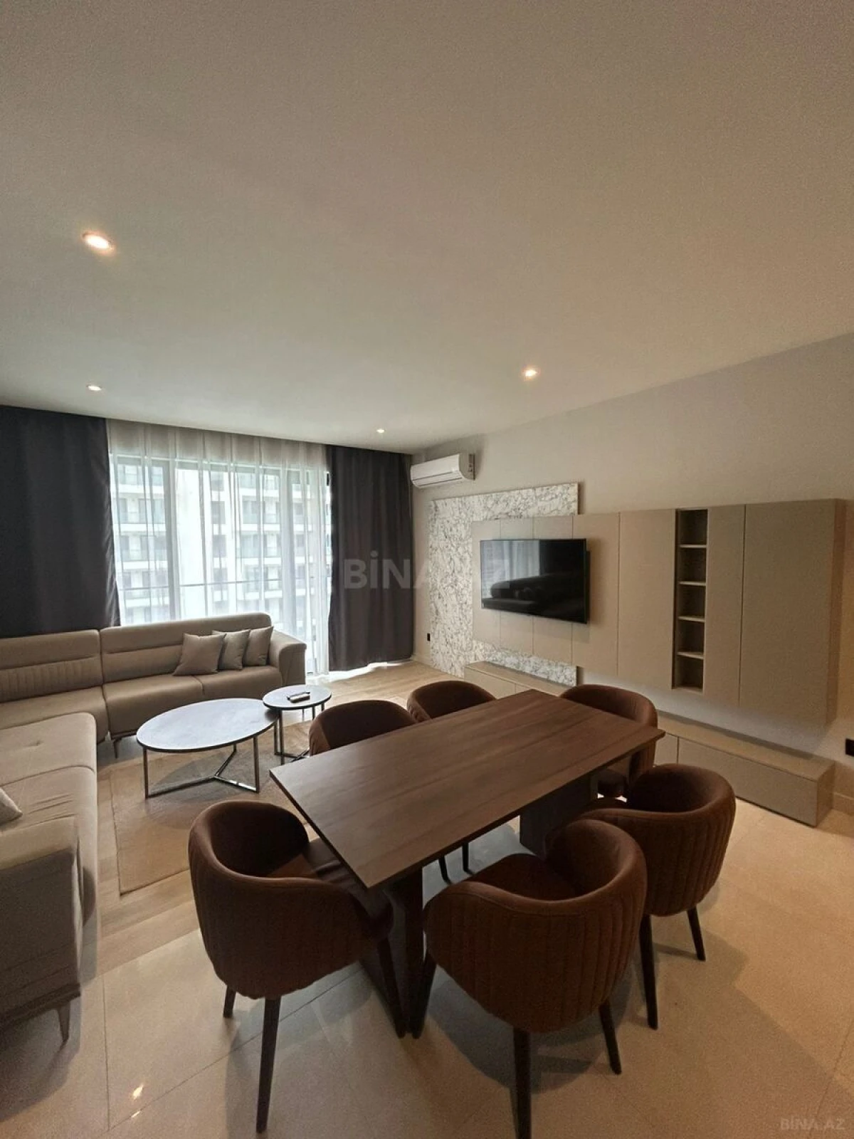 Kirayə verilir 2 otaqlı mənzil 95 m²