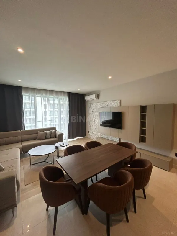 Kirayə verilir 2 otaqlı mənzil 95 m²