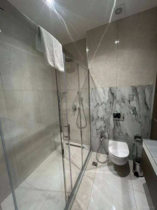 Kirayə verilir 2 otaqlı mənzil 95 m²