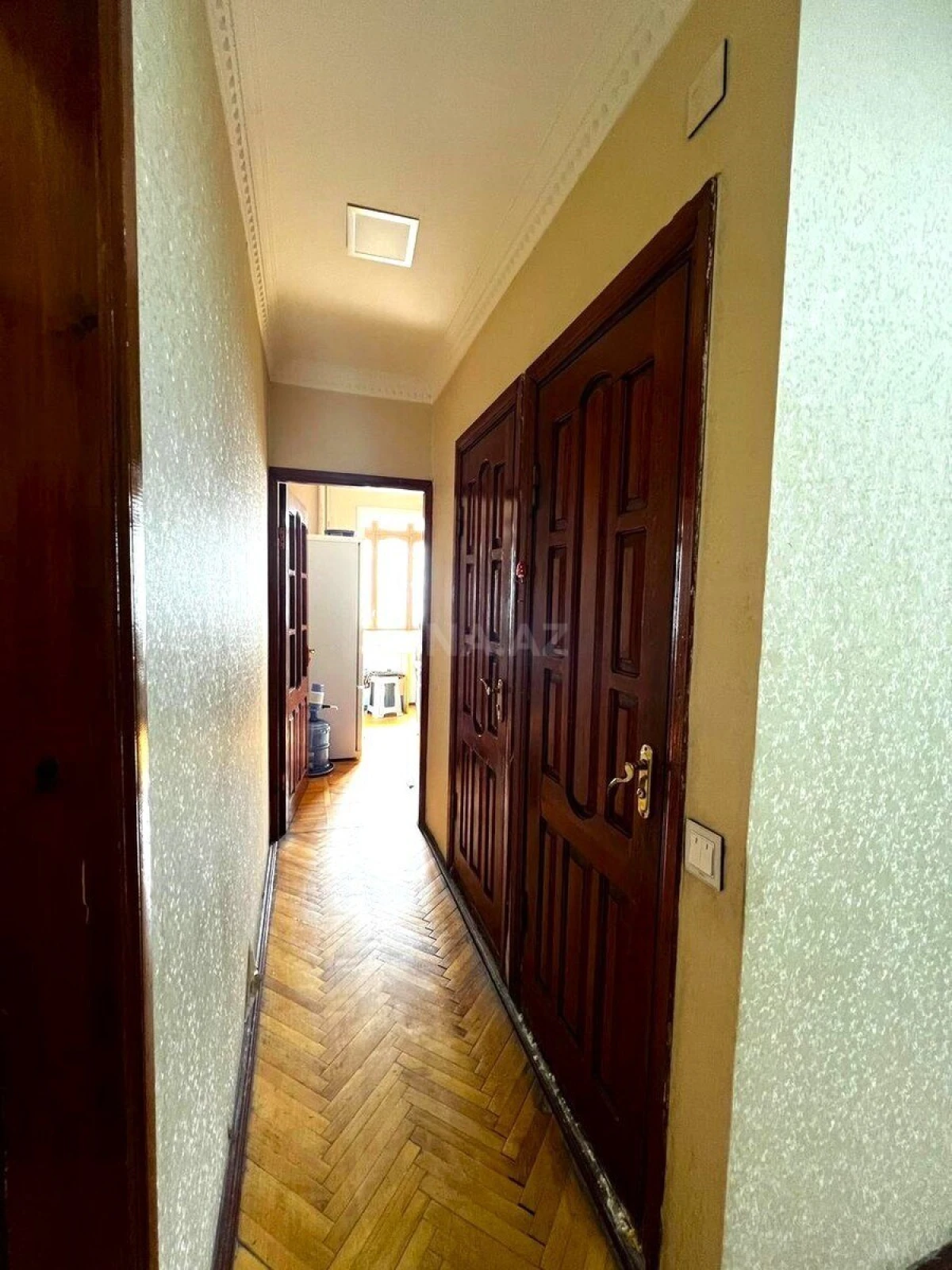 Satılır 4 otaqlı mənzil 130 m²
