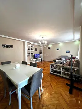 Satılır 4 otaqlı mənzil 130 m²