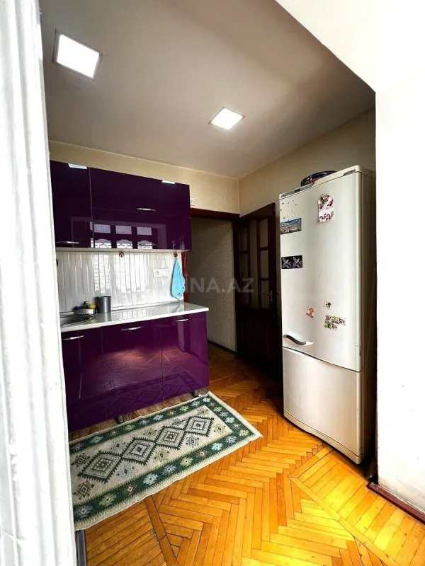 Satılır 4 otaqlı mənzil 130 m²