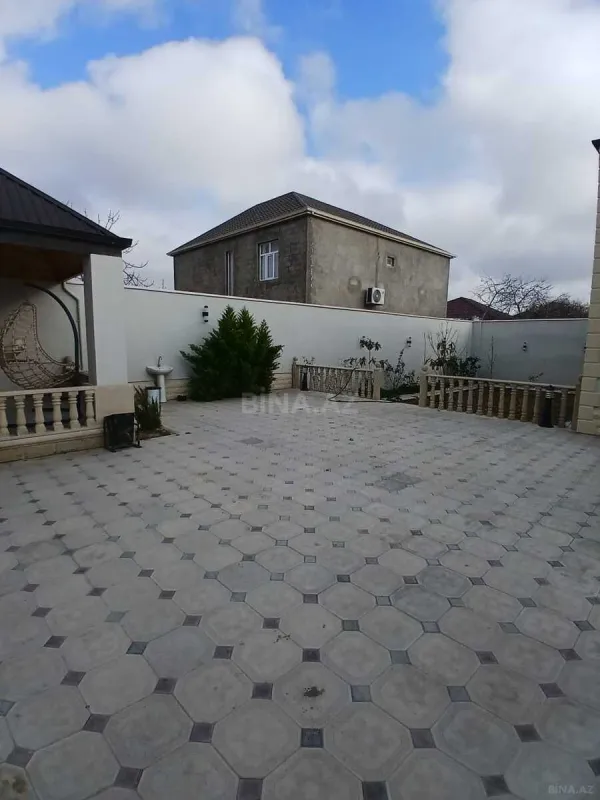 Satılır 4 otaqlı həyət evi 130 m²