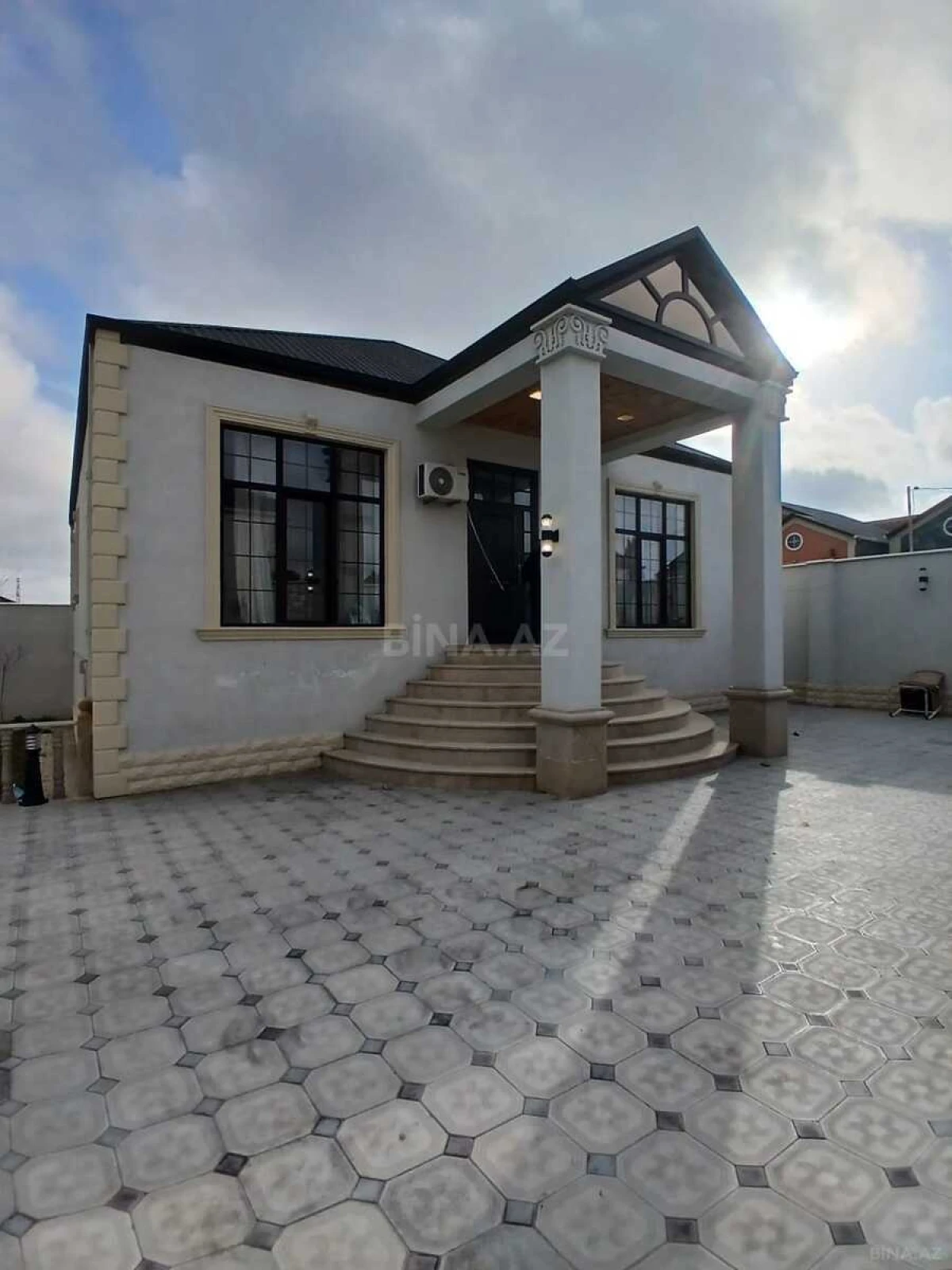 Satılır 4 otaqlı həyət evi 130 m²