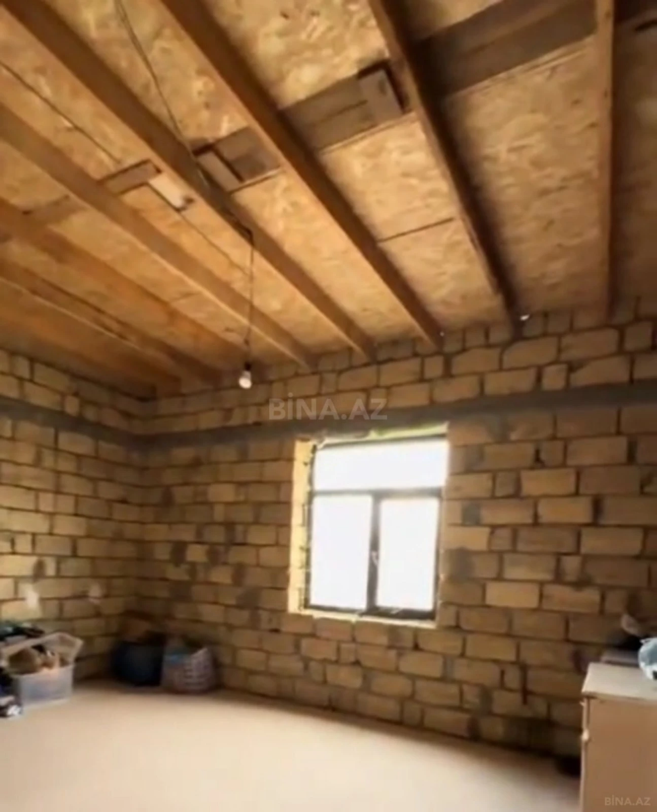 Satılır 8 otaqlı həyət evi 168 m²