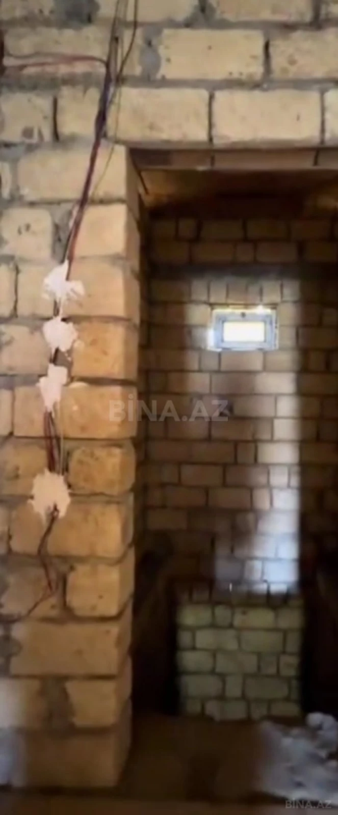 Satılır 8 otaqlı həyət evi 168 m²