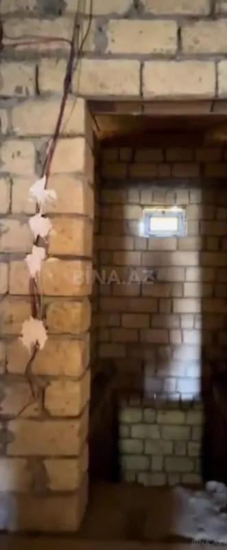 Satılır 8 otaqlı həyət evi 168 m²