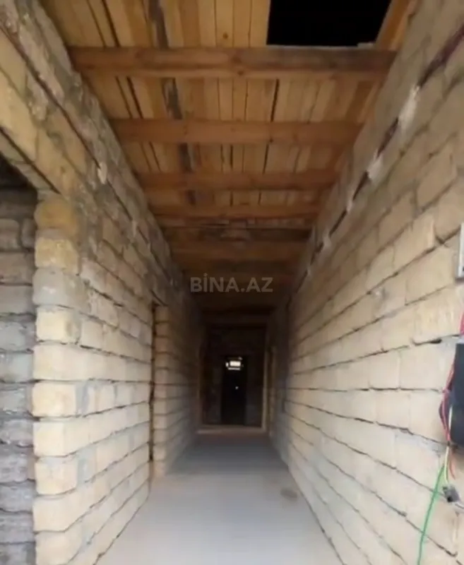 Satılır 8 otaqlı həyət evi 168 m²