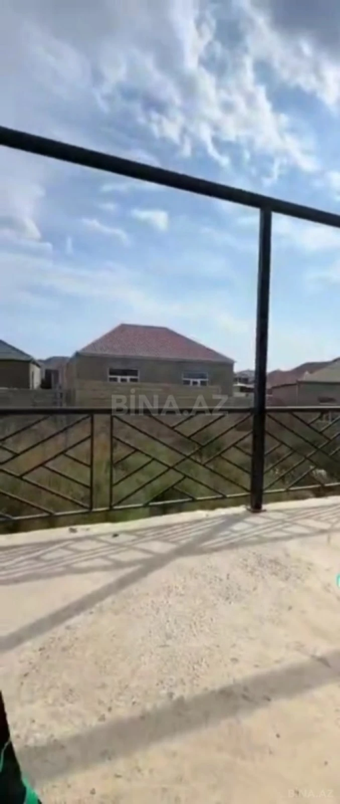 Satılır 8 otaqlı həyət evi 168 m²