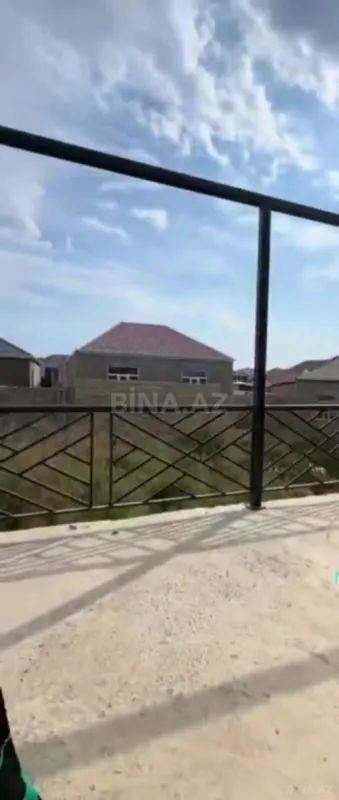 Satılır 8 otaqlı həyət evi 168 m²