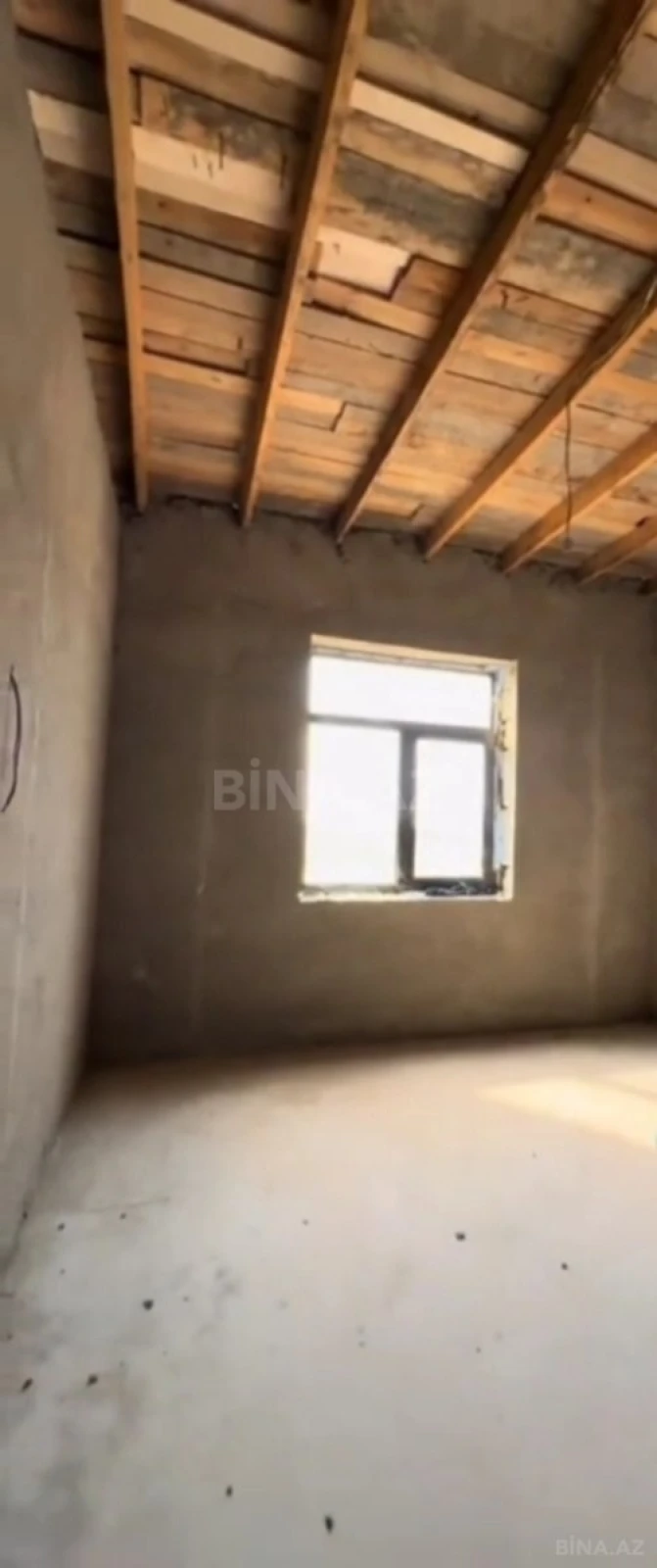 Satılır 8 otaqlı həyət evi 168 m²