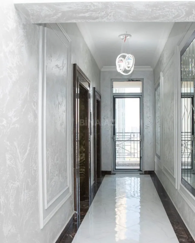 Satılır 4 otaqlı mənzil 219.6 m²
