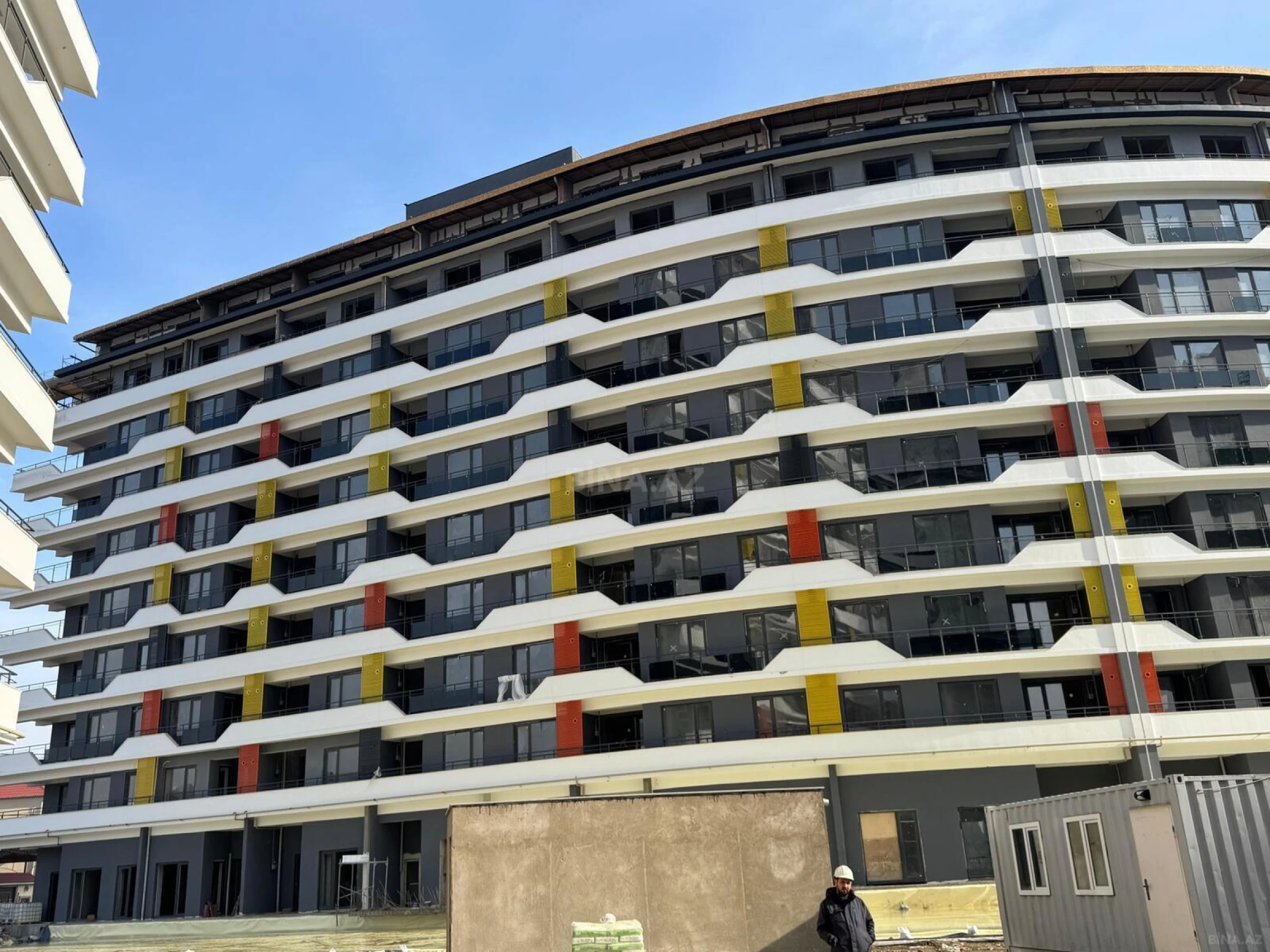 Satılır 2 otaqlı mənzil 90.8 m²