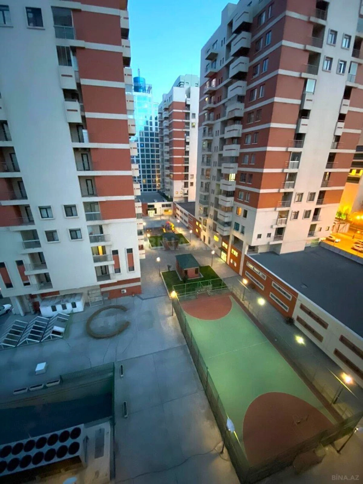 Satılır 3 otaqlı mənzil 150 m²