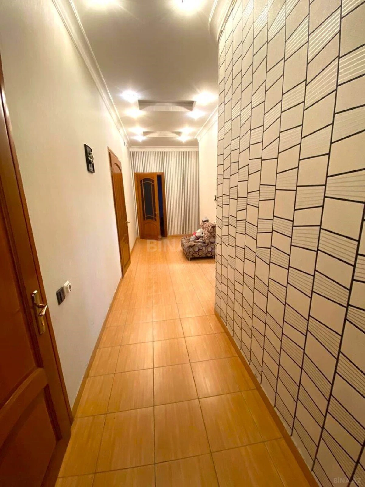 Satılır 3 otaqlı mənzil 150 m²