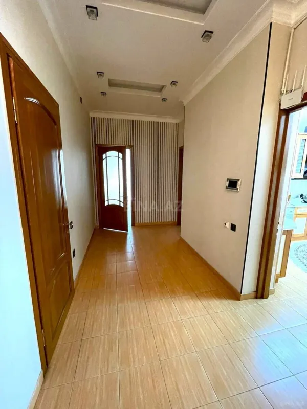 Satılır 3 otaqlı mənzil 150 m²