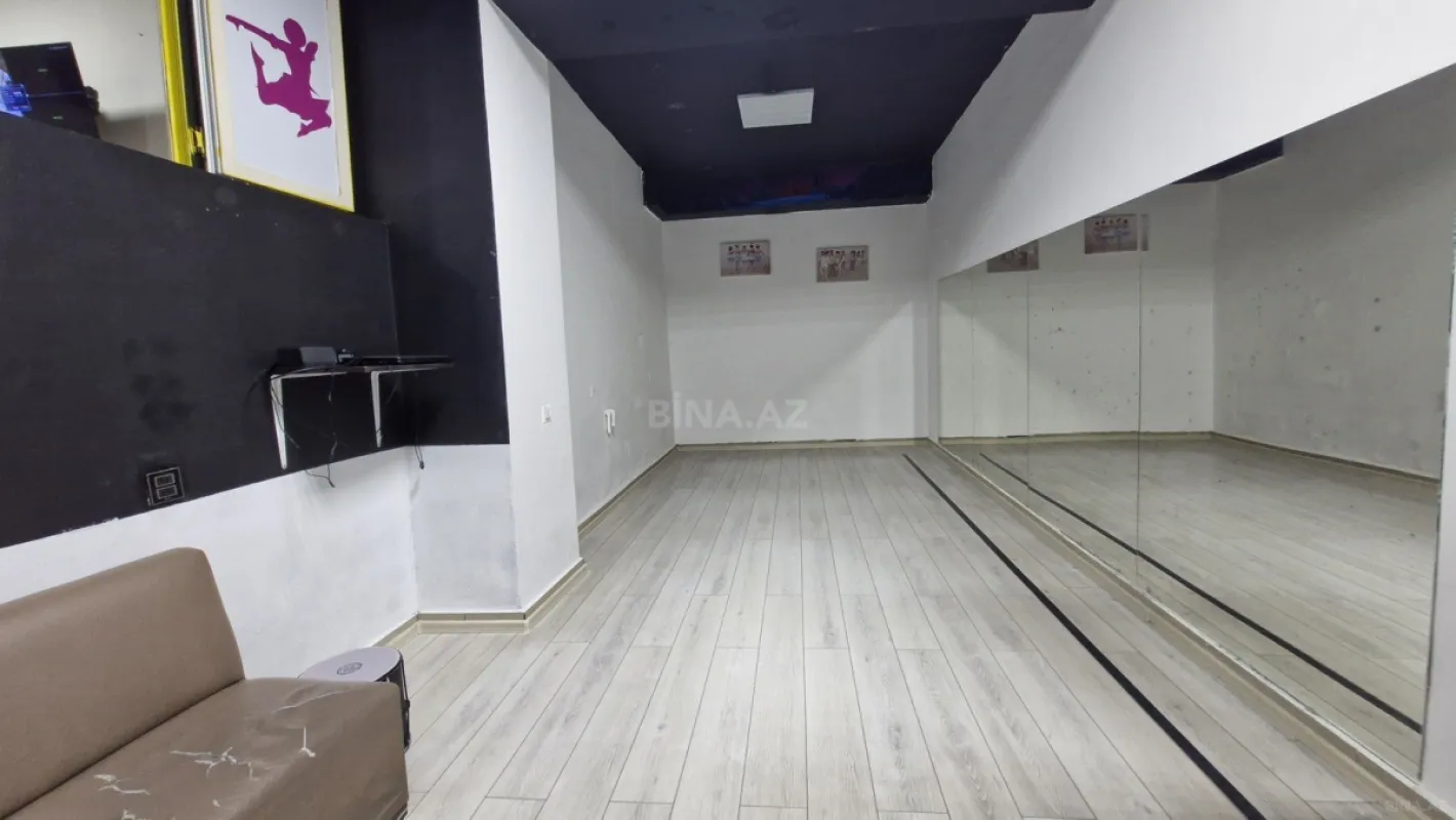 Satılır obyekt 180 m²