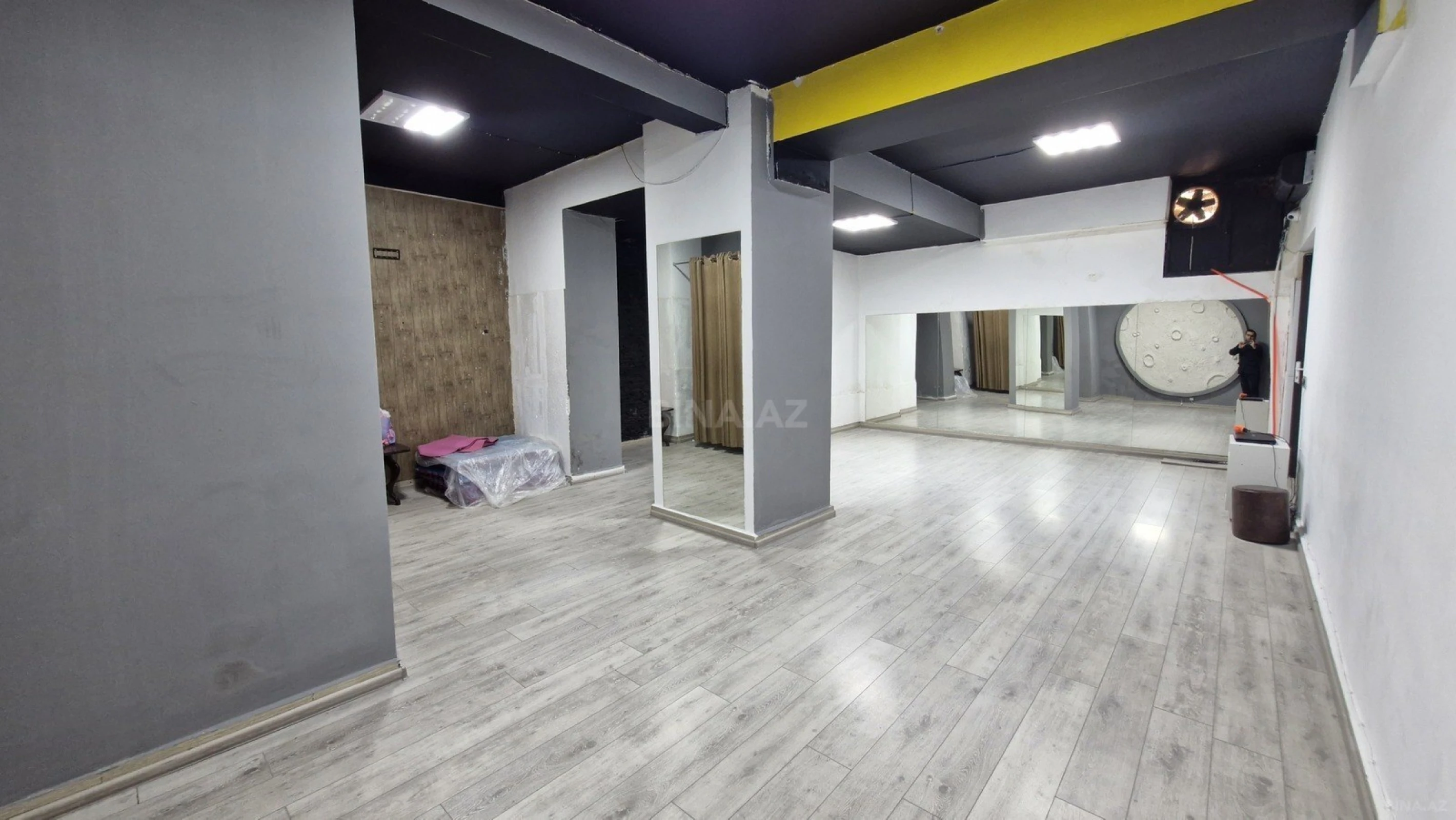Satılır obyekt 180 m²
