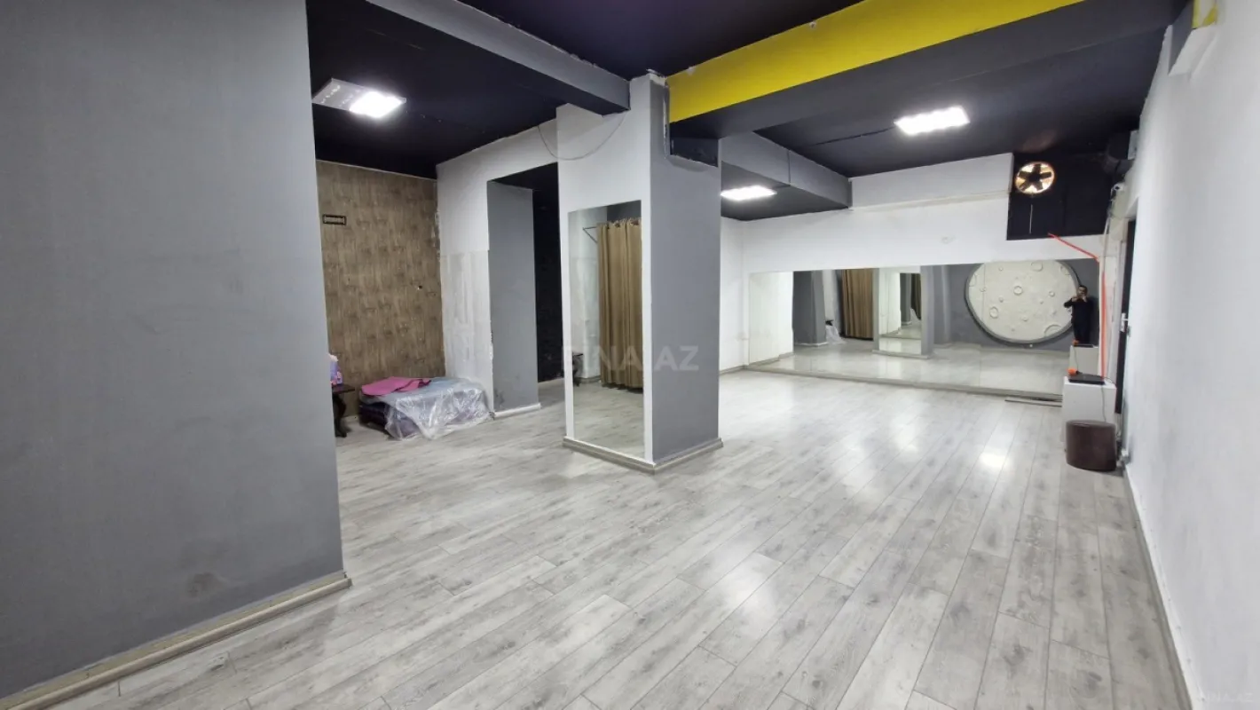 Satılır obyekt 180 m²