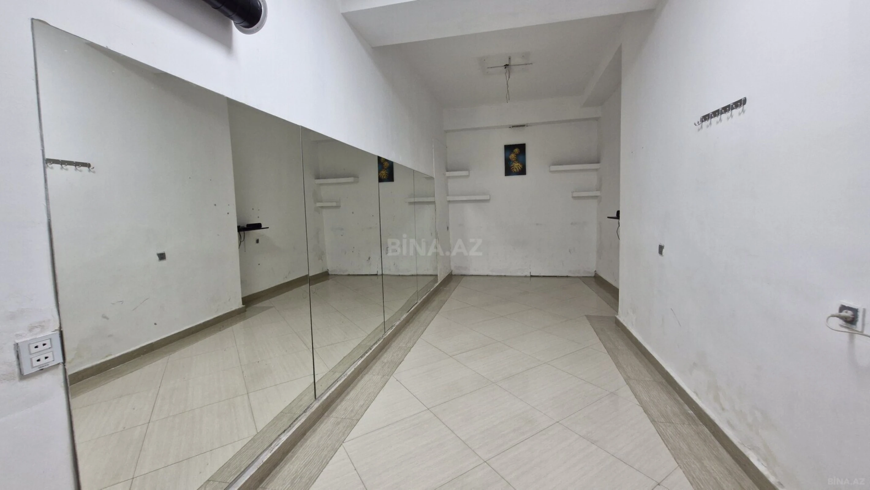 Satılır obyekt 180 m²