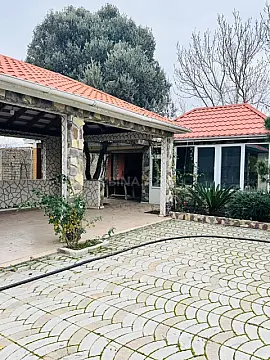 Kirayə verilir 8 otaqlı həyət evi 500 m²