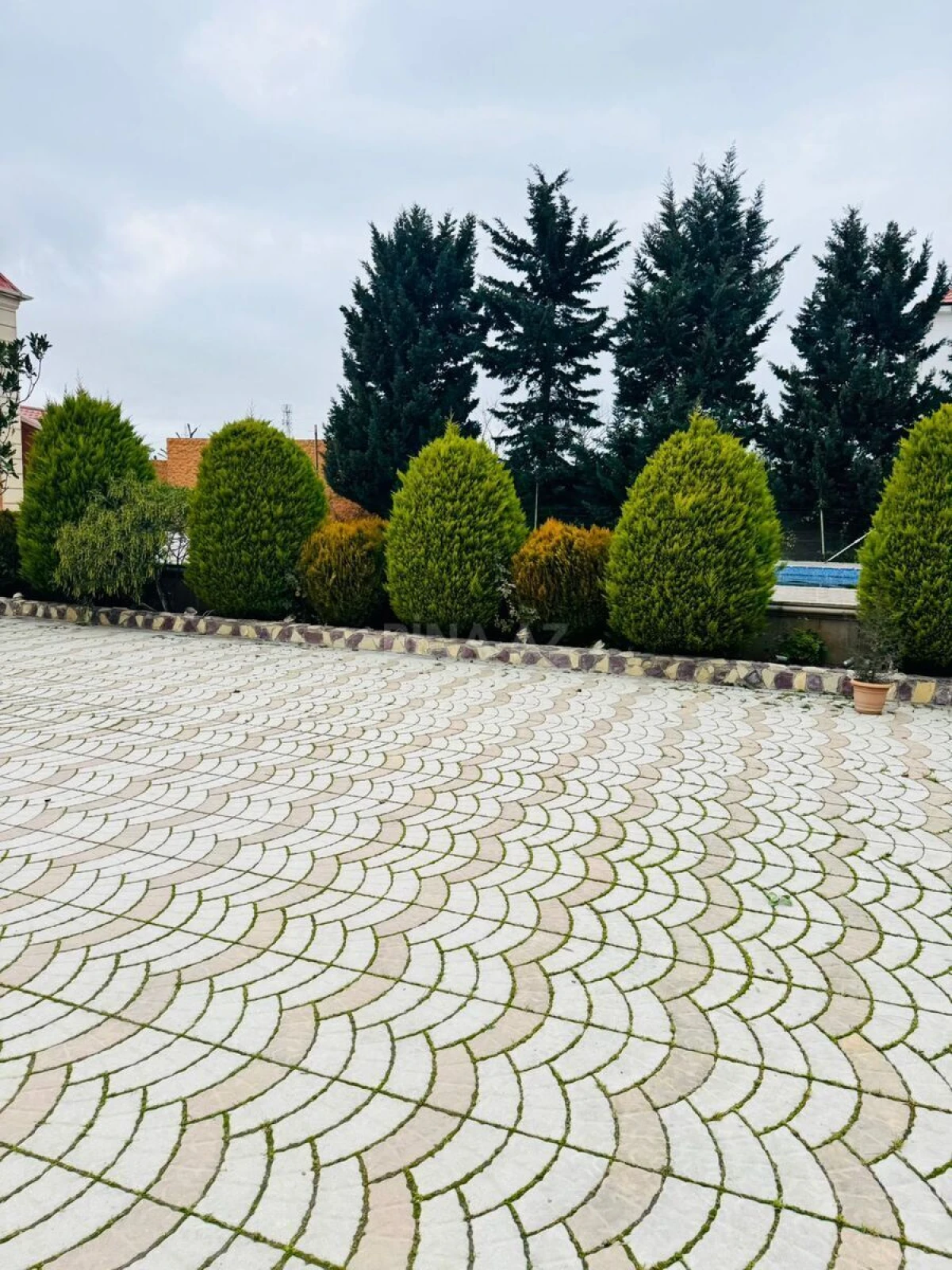 Kirayə verilir 8 otaqlı həyət evi 500 m²