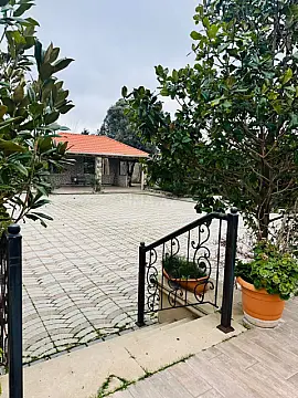 Kirayə verilir 8 otaqlı həyət evi 500 m²