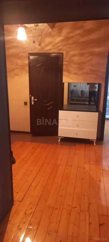 Kirayə verilir 2 otaqlı mənzil 86 m²
