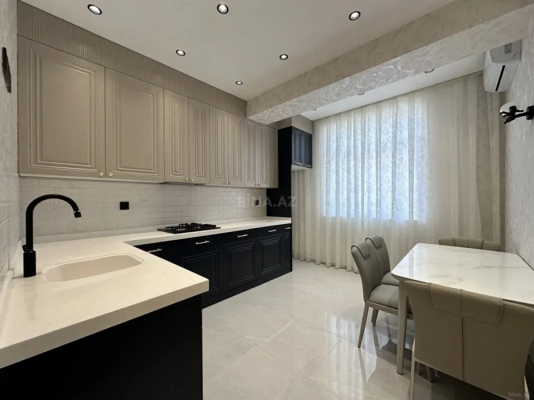 Satılır 2 otaqlı mənzil 81 m²