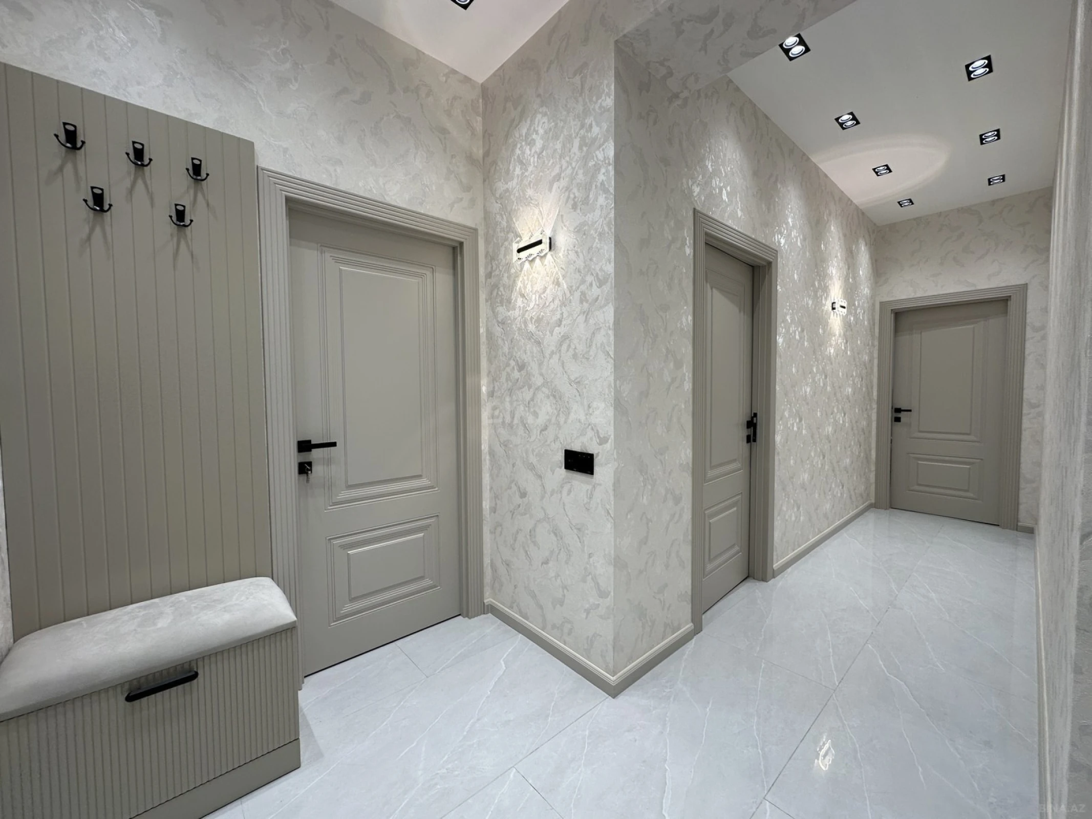 Satılır 2 otaqlı mənzil 81 m²