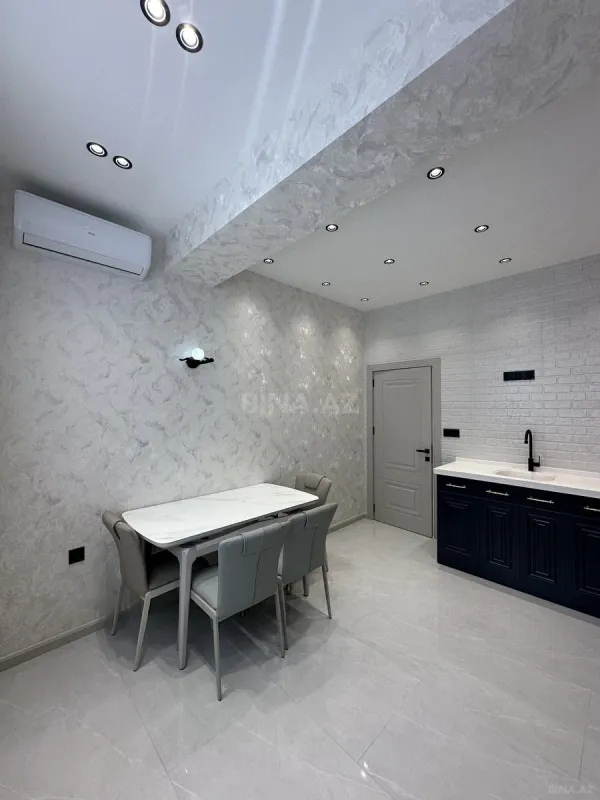 Satılır 2 otaqlı mənzil 81 m²