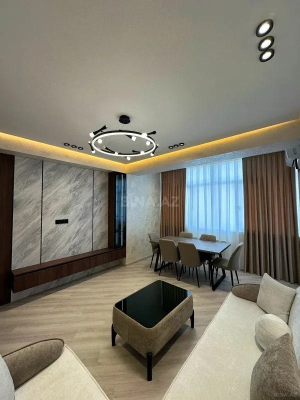 Satılır 2 otaqlı mənzil 81 m²