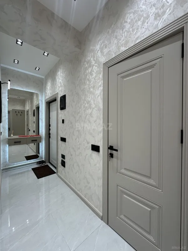 Satılır 2 otaqlı mənzil 81 m²