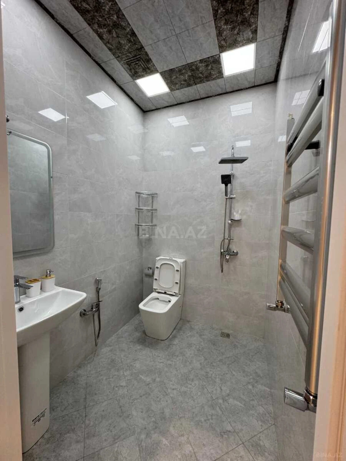 Kirayə verilir 3 otaqlı mənzil 90 m²