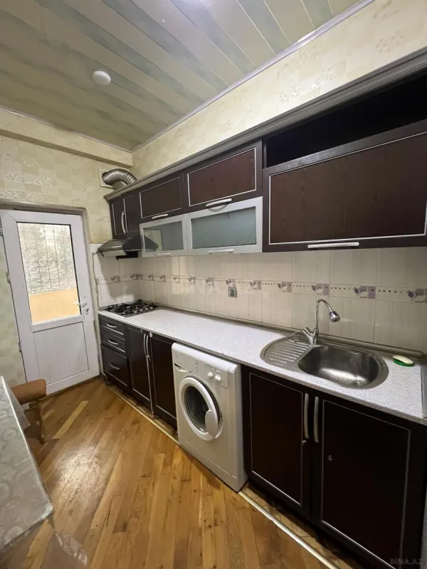 Kirayə verilir 2 otaqlı mənzil 85 m²