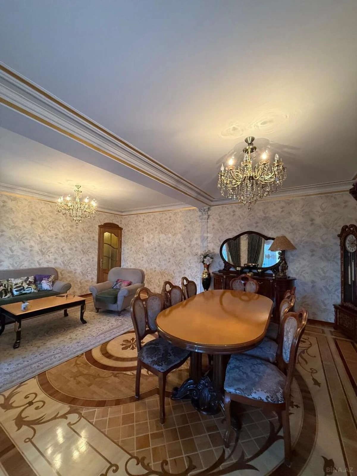 Satılır 5 otaqlı mənzil 130 m²