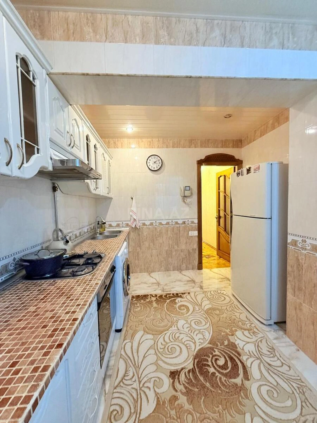 Satılır 5 otaqlı mənzil 130 m²