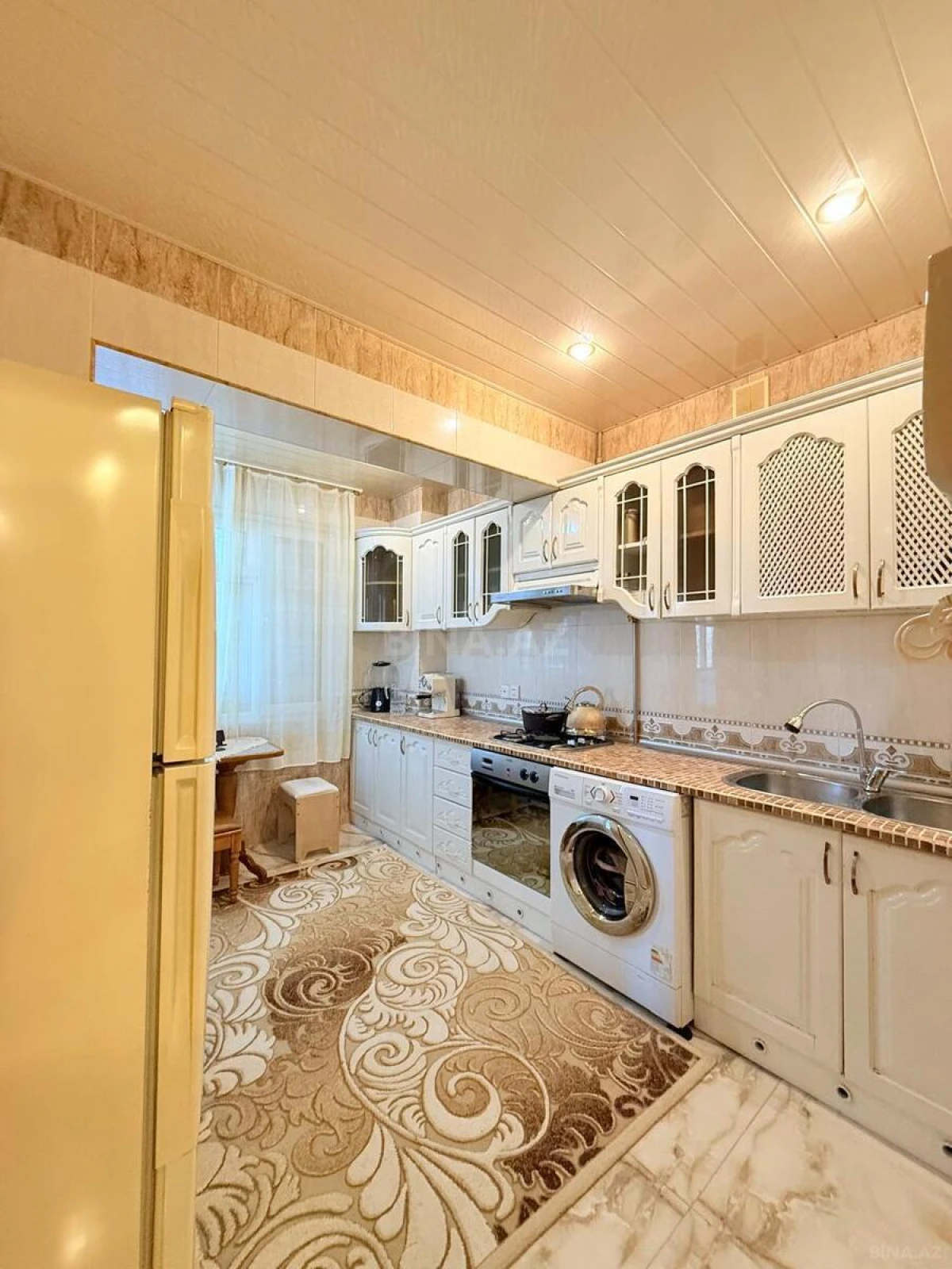 Satılır 5 otaqlı mənzil 130 m²