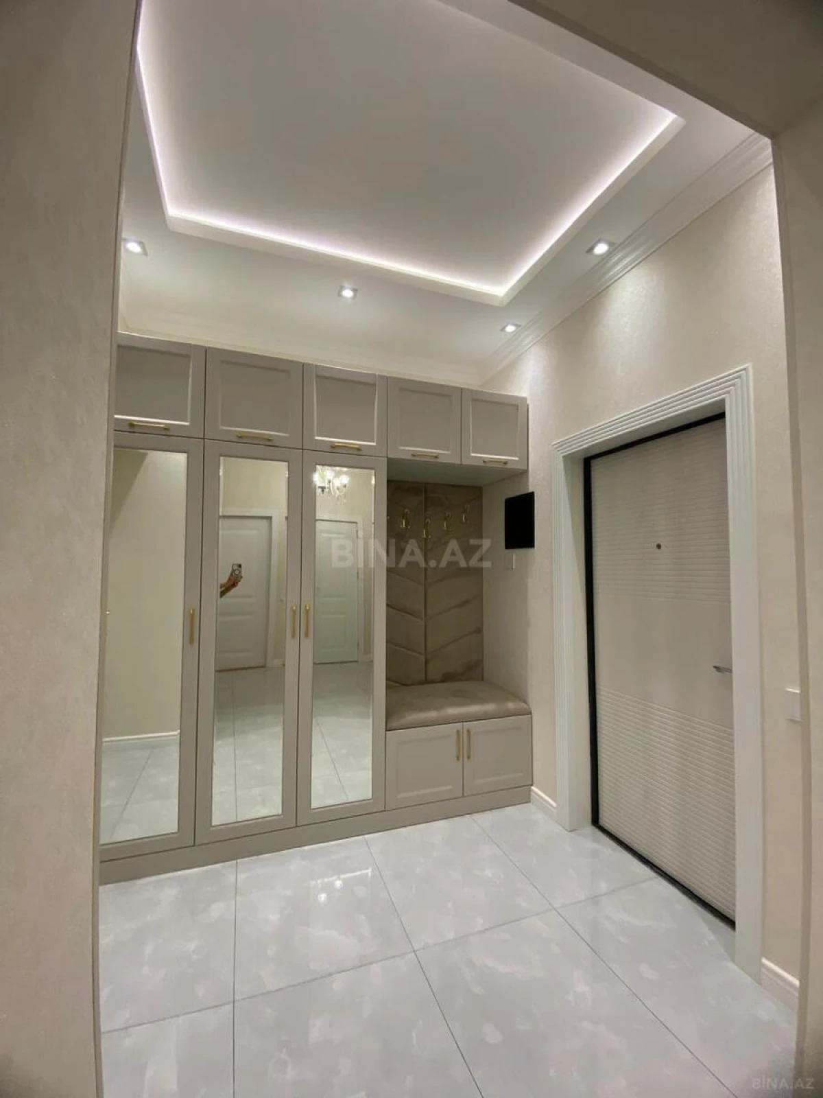 Satılır 2 otaqlı mənzil 62.7 m²