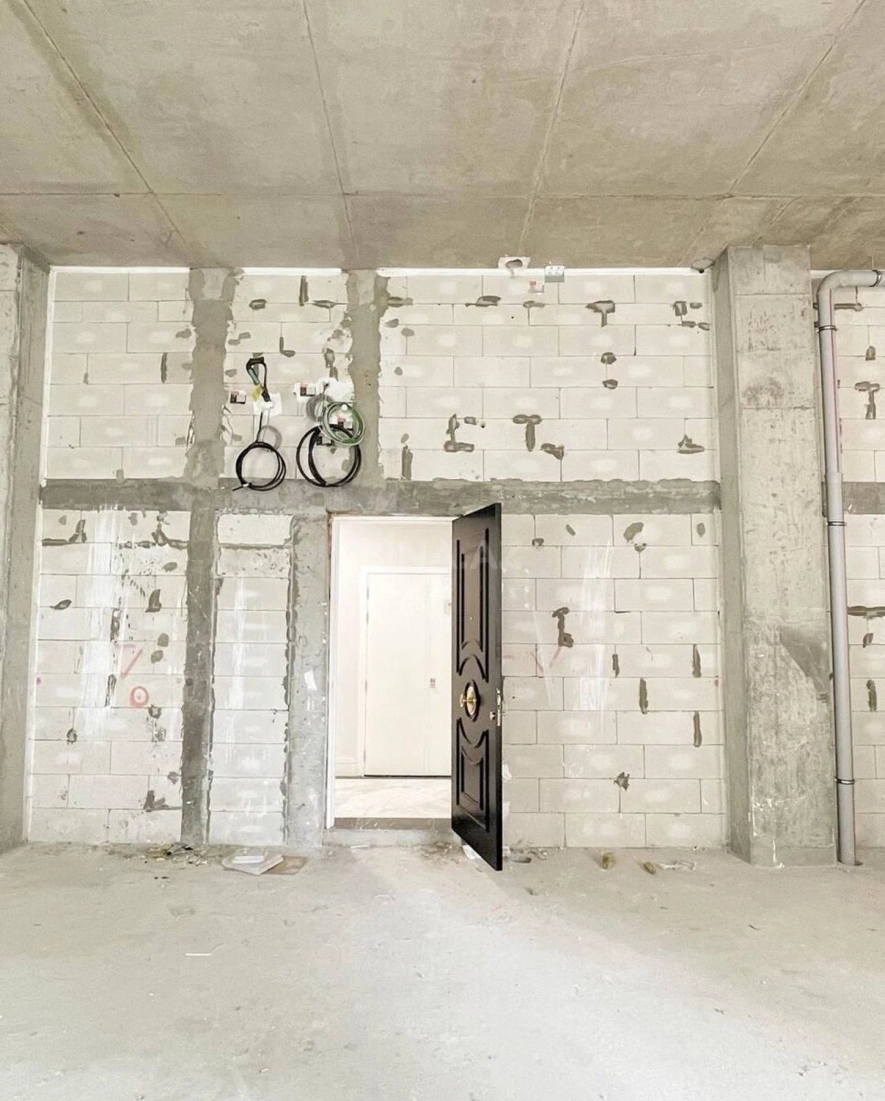 Satılır 1 otaqlı mənzil 60 m²